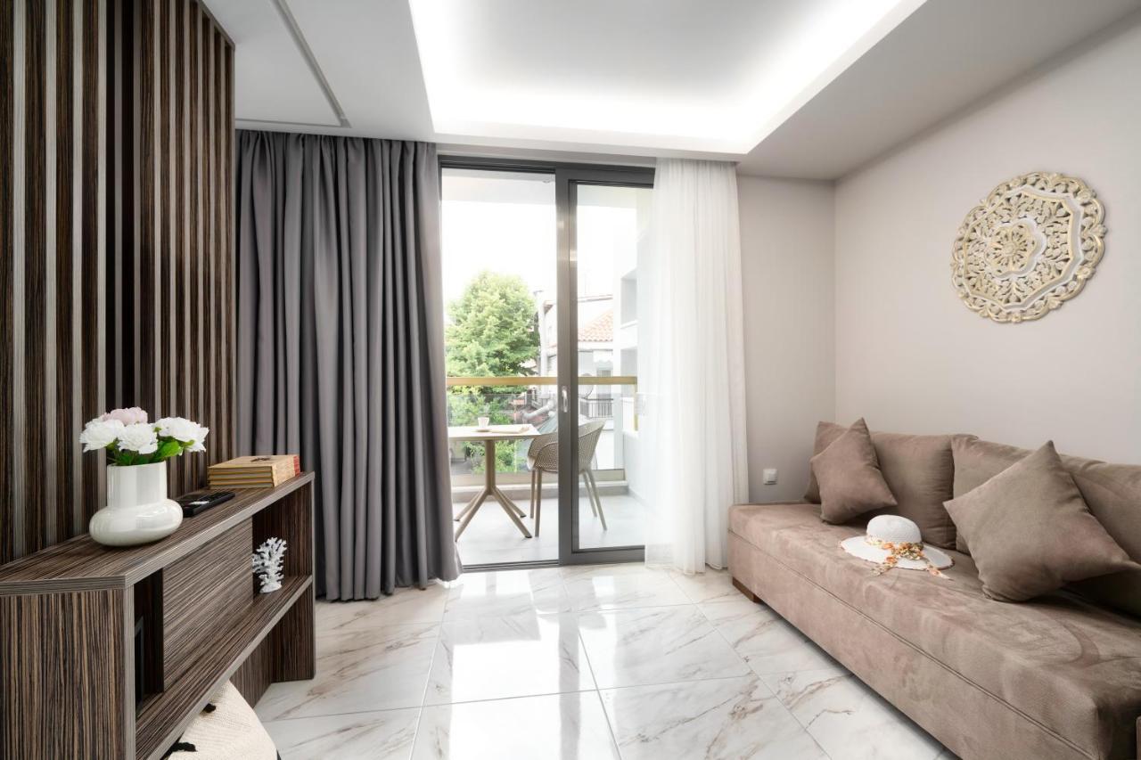 Evitel Luxury Living Aparthotel Ханиоти Екстериор снимка