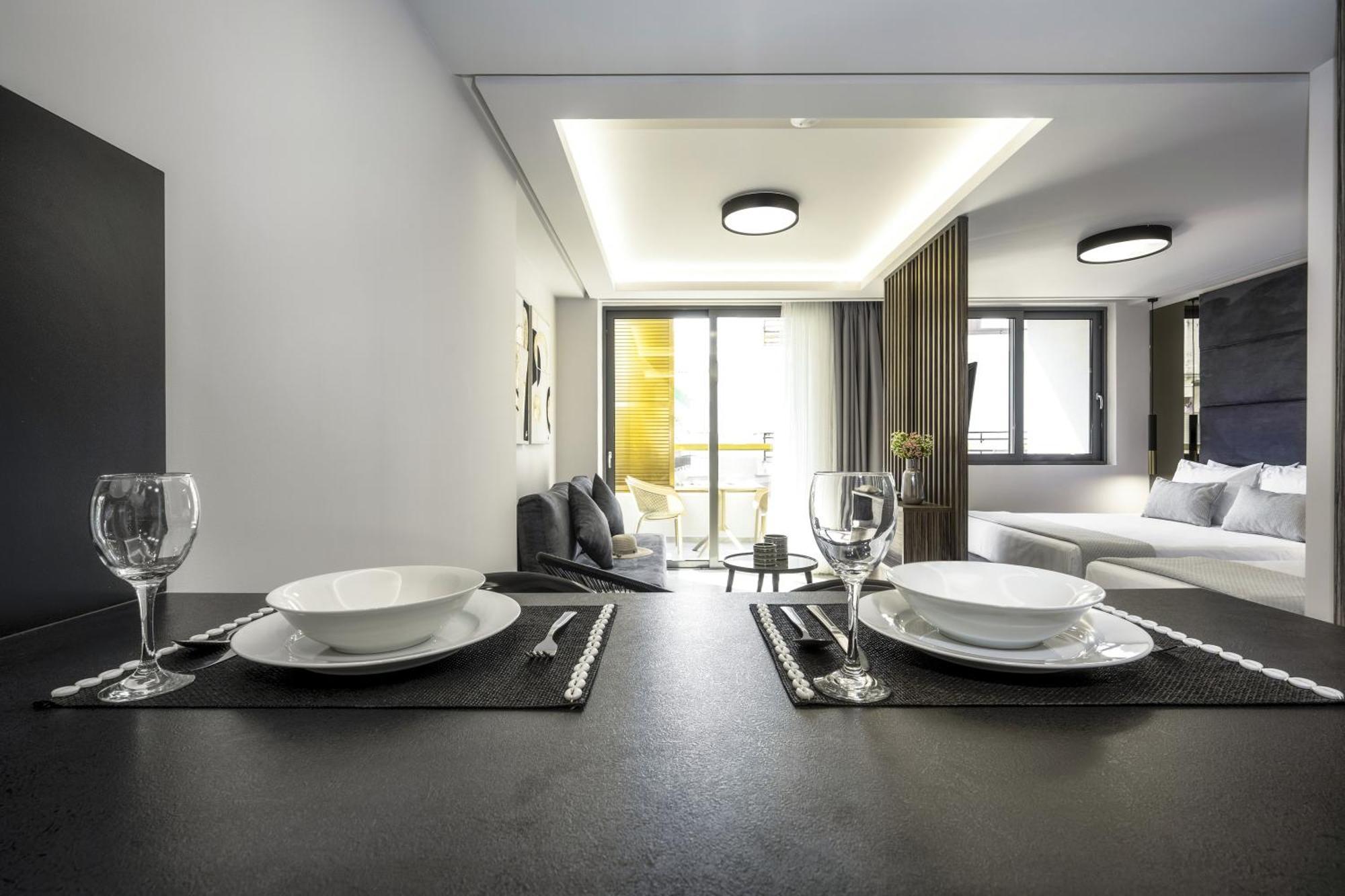 Evitel Luxury Living Aparthotel Ханиоти Екстериор снимка