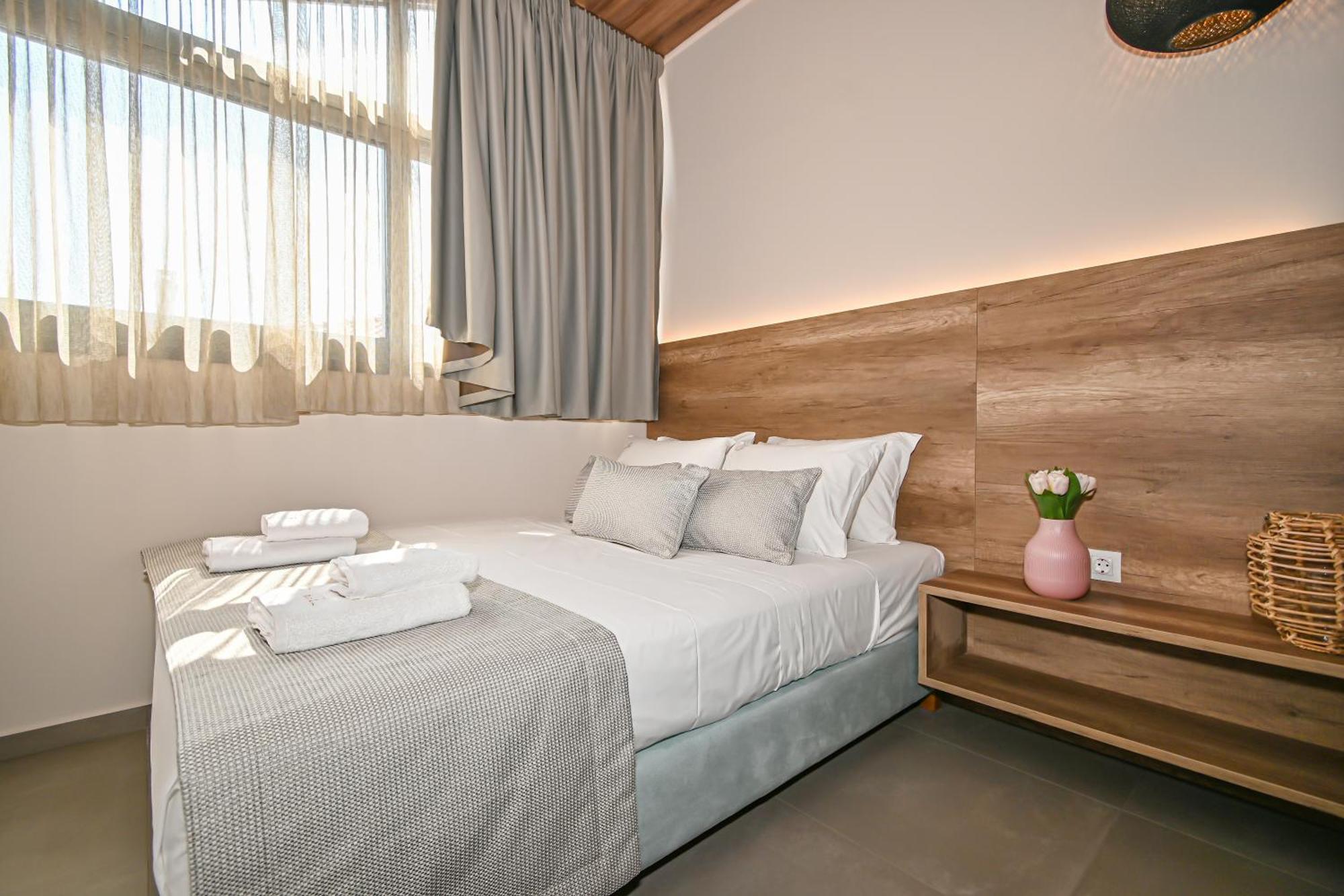 Evitel Luxury Living Aparthotel Ханиоти Екстериор снимка